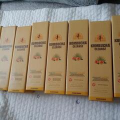 コンブチャクレンズ　8本あります