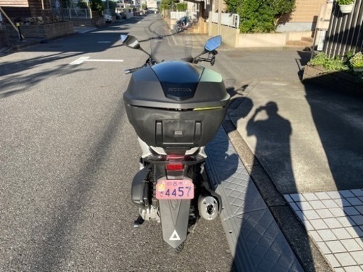 ホンダの人気バイクPCX125  4万円値引しました。