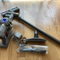 Dyson ダイソン　コードレスハンディクリーナー　掃除機　DC...