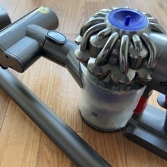Dyson ダイソン　コードレスハンディクリーナー　掃除機　DC61 付属多数の画像