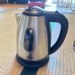 電気ケトル　max 1.8L