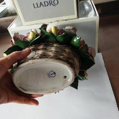カポディモンテ　陶器の花籠　の画像