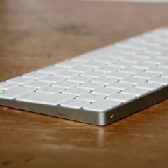 iPadやiPhonにも　アップル純正　日本語マジックキーボード、マウスセットの画像