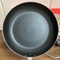 新品 フライパン 26cm フタ付き IH対応 ディズニーの画像