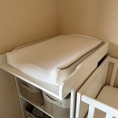 IKEA おむつ替え台 + ベビーケアマット + ベビーケアマット用カバーの画像