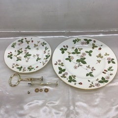 値引きしました！WEDGWOOD スウィートプラムケーキスタンド ウェッジウッドの画像