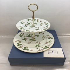 値引きしました！WEDGWOOD スウィートプラムケーキスタンド...