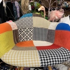 お洒落なロッキングチェアとイージーチェアの画像