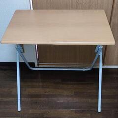 ニトリ製  折りたたみ式テーブルの画像