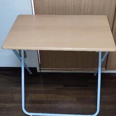ニトリ製  折りたたみ式テーブルの画像