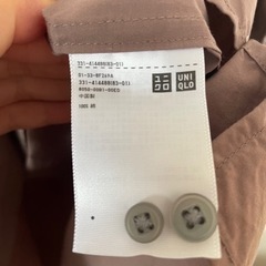 ユニクロユー シャツ くすみピンクの画像