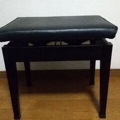 ピアノ椅子