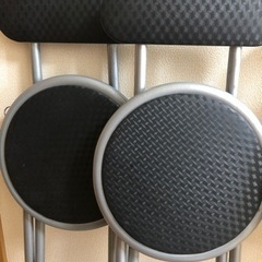 【売ります】値下げしました。折り畳み椅子1脚300円の画像