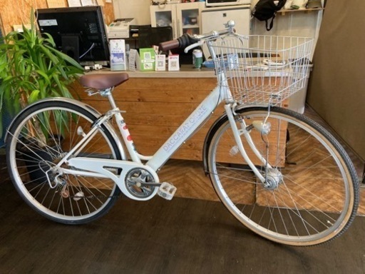 【後輪タイヤ・後輪チューブ新品！】LEDオートライト　6段変速　27インチ自転車　ホワイト