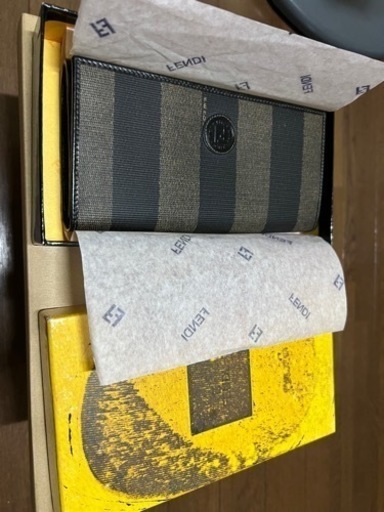 FENDI ペカン柄　長財布