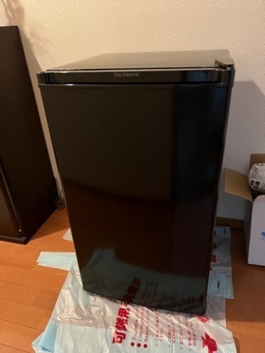 冷凍庫　60L 前開き1ドア　3段ケース付き