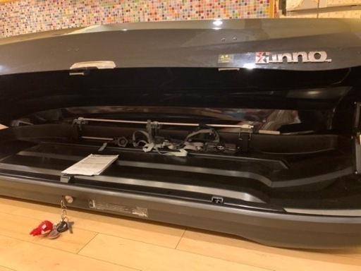 新品同様のキャリア : inno  ルーフボックス