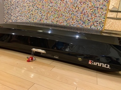 新品同様のキャリア : inno  ルーフボックス