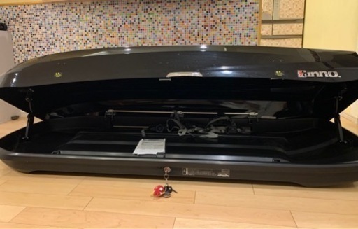 新品同様のキャリア : inno  ルーフボックス