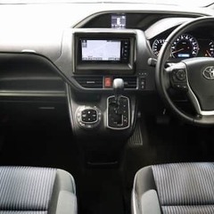 【自宅で買える🎵】トヨタ　ヴォクシー【完全自社ローン🚙】の画像