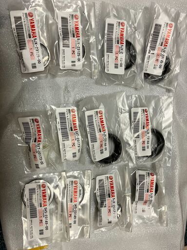 セロー250　トリッカー　等のフロントフォークオーバーホール部品