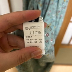 小花柄ワンピースの画像