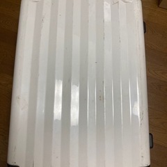 受渡予定済！白いスーツケース　外側汚れありの画像
