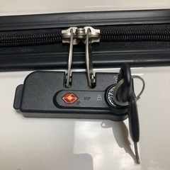 受渡予定済！白いスーツケース　外側汚れありの画像