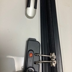 受渡予定済！白いスーツケース　外側汚れありの画像