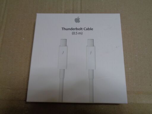 美品　未使用品　アップル Apple MD862ZM/A [Apple Thunderboltケーブル 0.5m] 純正アクセサリー