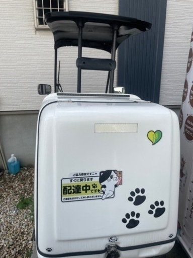 ジャイロキャノピー配達バイクです