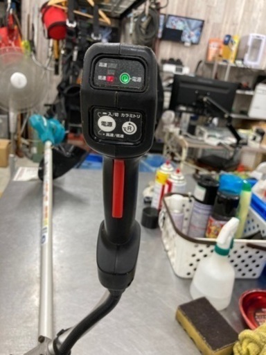 中古品 □ makita コードレス草刈機 MUR185SDSF □ M □ IT0L6VVJPYP8