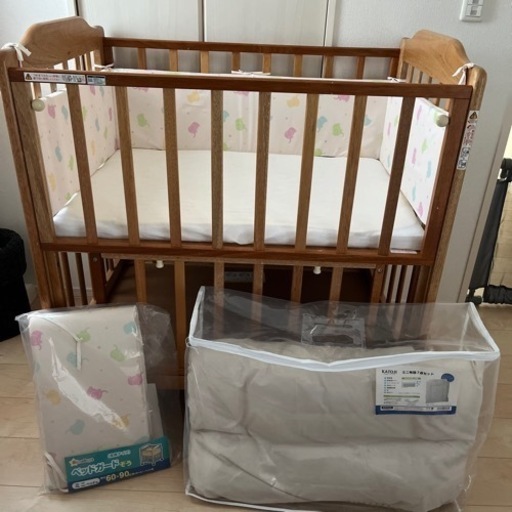 【お取引中】カトージ　ミニベビーベッド　ミニ布団セット　ベッドガード