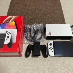 【美品】Nintendo Switch（有機ELモデル ホワイト）