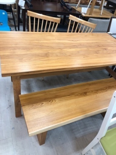 取りに来れる方限定！UNICOの４点ダイニングテーブルです！