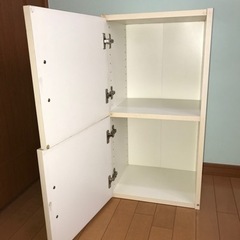 ニトリ　カラーボックス　2段　扉付の画像