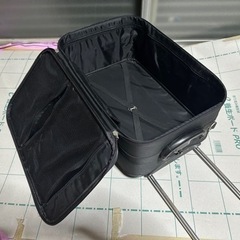 小型スーツケースの画像