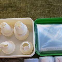 無料、生クリーム絞り出し用、キャップ(６種類)と袋の画像