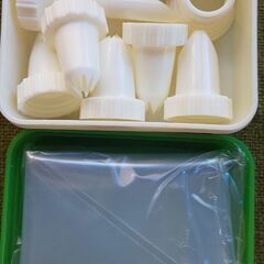 無料、生クリーム絞り出し用、キャップ(６種類)と袋の画像