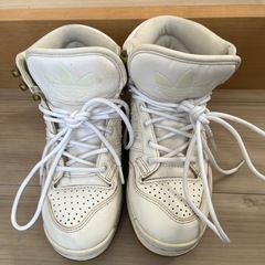 24.0 adidas白スニーカー