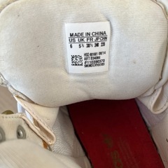 24.0 adidas白スニーカーの画像