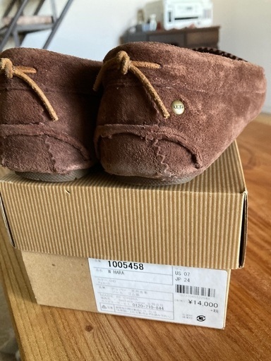 UGG モカシン　茶色　24