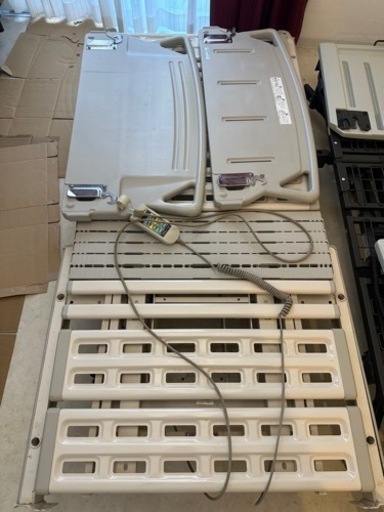 1 介護ベッド　コメントに値段記入お願いします。　引き取り限定