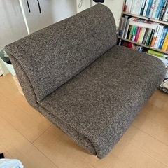 【お譲り先決定済/ close the deal】2Pソファ　ダメージありの画像