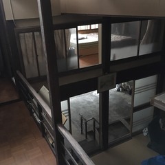 新潟県糸魚川市　翡翠の拾える海まで1分の明治造の古民家　青海駅まで徒歩3分　駅前ロータリー駐車可能　部屋数9 　旅館　民泊　オフィス　倉庫　住居　テナント部分ありなのでカフェや各種お店　なんでも可能です。家賃68000円 - 不動産
