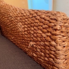 至急！お洒落なラタンソファーの画像