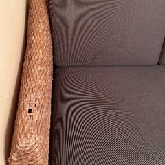 至急！お洒落なラタンソファーの画像