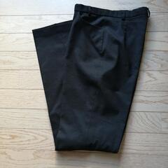 パンツ　W64　黒　ブーツカット