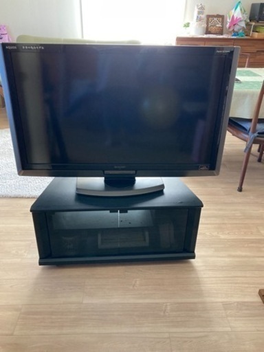 40インチ液晶テレビ