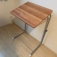 【譲渡済】折り畳みテーブル 角度調整機能付き